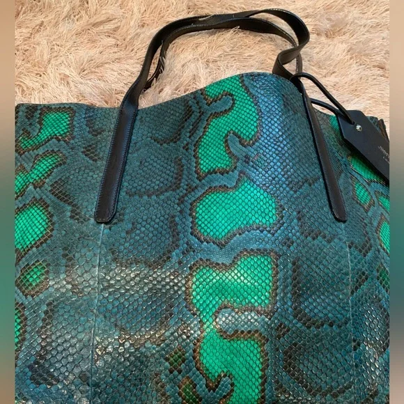 Python tote - Picture 1 of 3